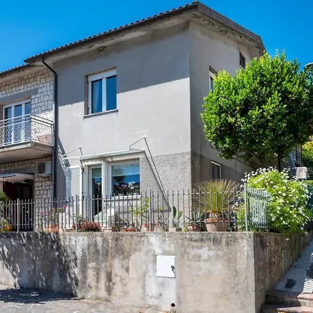 S303 - Sirolo, Ampio Trilocale In Zona Tranquilla