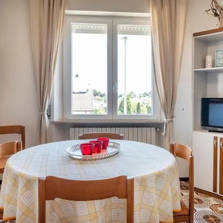 S303 - Sirolo, Ampio Trilocale In Zona Tranquilla סירולו