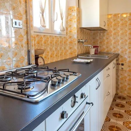 S303 - Sirolo, Ampio Trilocale In Zona Tranquilla *