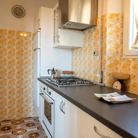 S303 - Sirolo, Ampio Trilocale In Zona Tranquilla