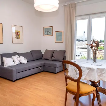 S303 - Sirolo, Ampio Trilocale In Zona Tranquilla