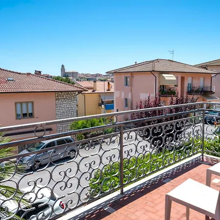 Appartement S303 - Sirolo, Ampio Trilocale In Zona Tranquilla *