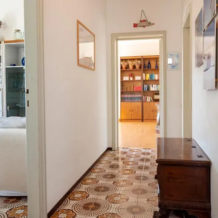 S303 - Sirolo, Ampio Trilocale In Zona Tranquilla *