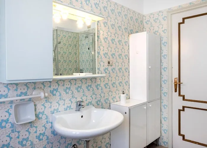 S303 - Sirolo, Ampio Trilocale In Zona Tranquilla Апартаменты *