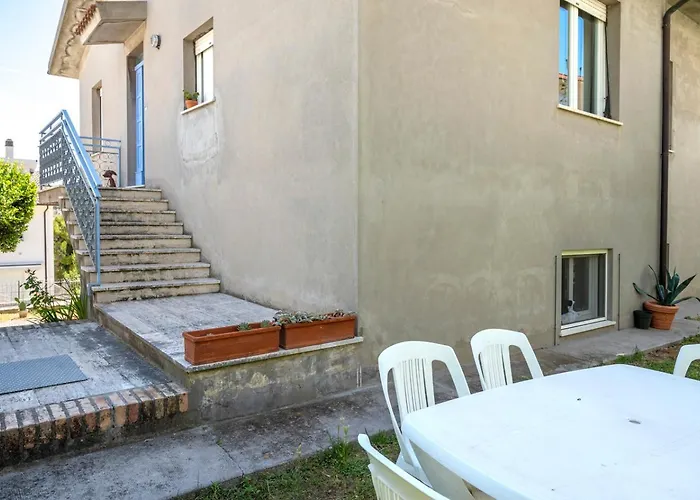 S303 - Sirolo, Ampio Trilocale In Zona Tranquilla